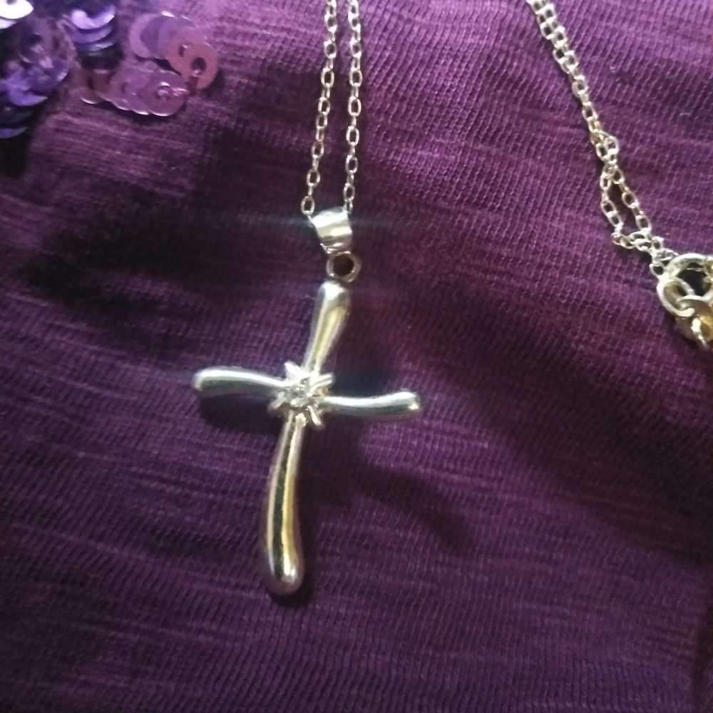 .925 STERLING SILVER NECKLACE & CROSS